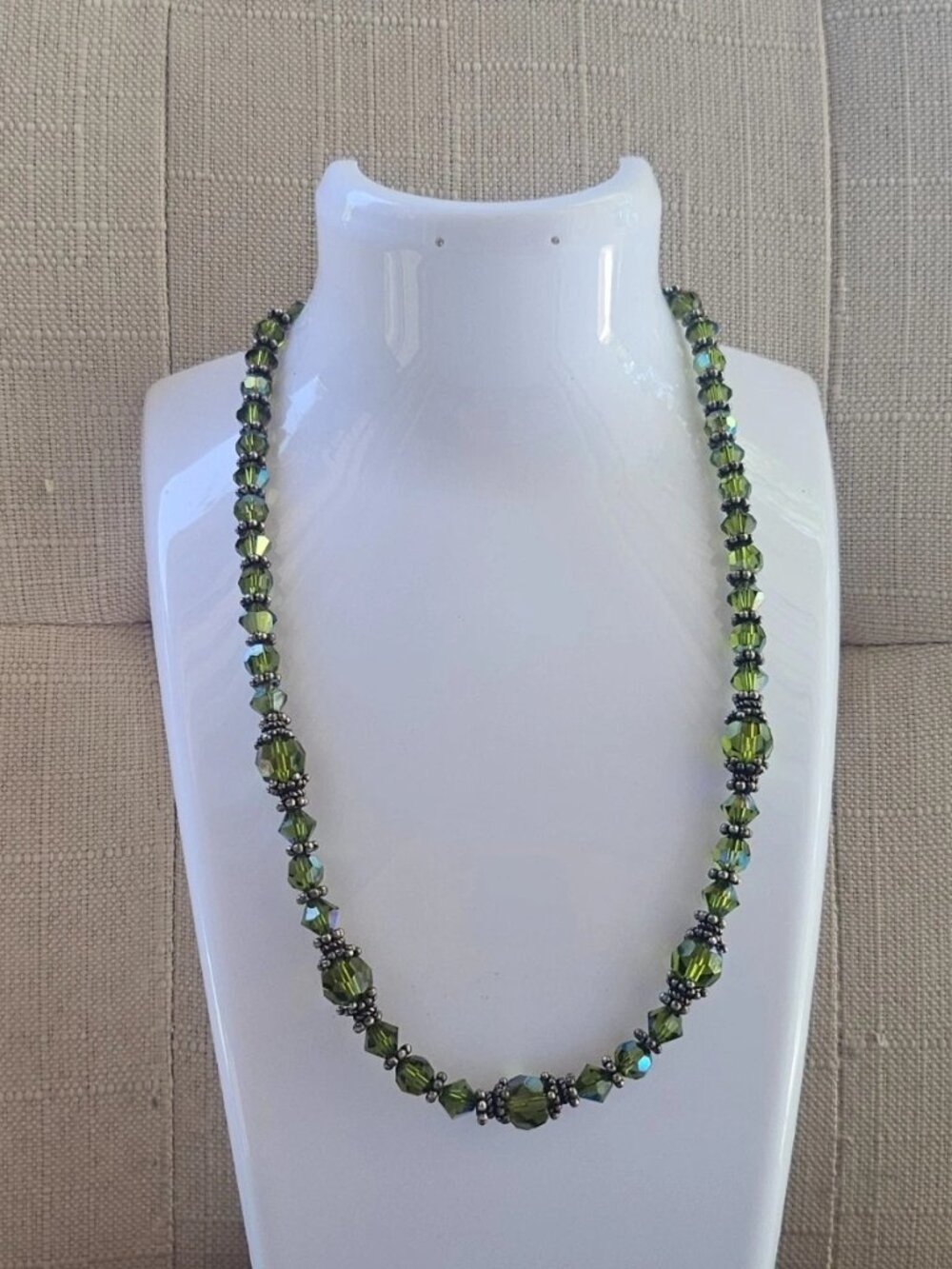 Vintage Choker Necklace Sterling Silver With Green Beads Comes in a Box - Picture 6 of 14